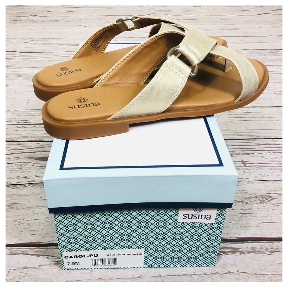 SUSINA Metallic Sandals - Picture 9 of 9